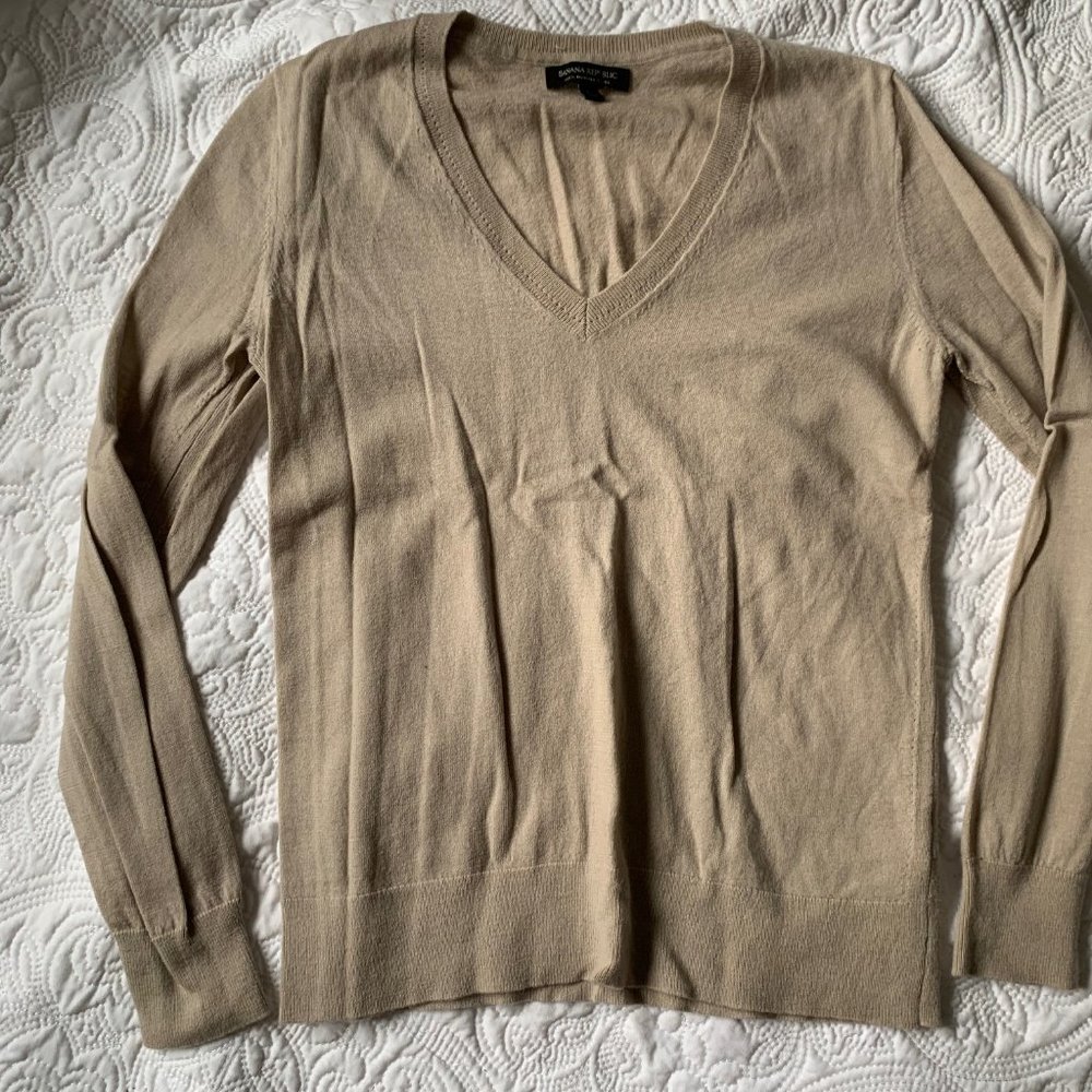 Banana Republic 100% Marino wool sweater size L